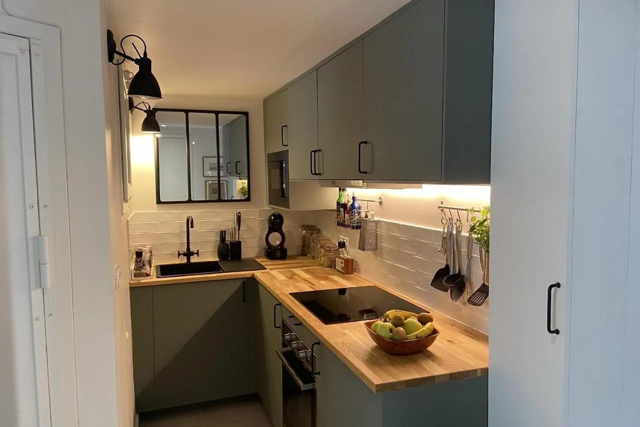 Charming And Elegant Apartment Oberkampf Paris Fransa
