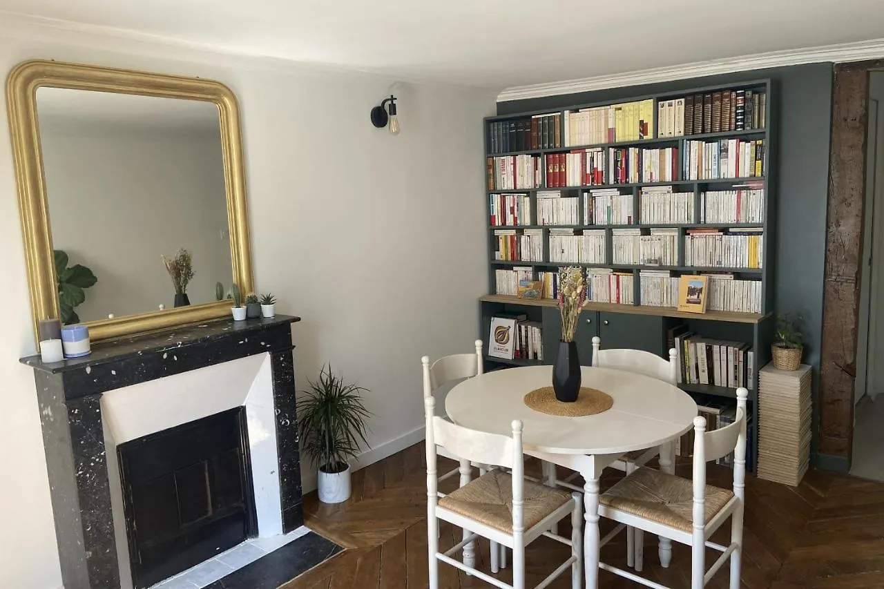 Charming And Elegant Apartment Oberkampf Paris