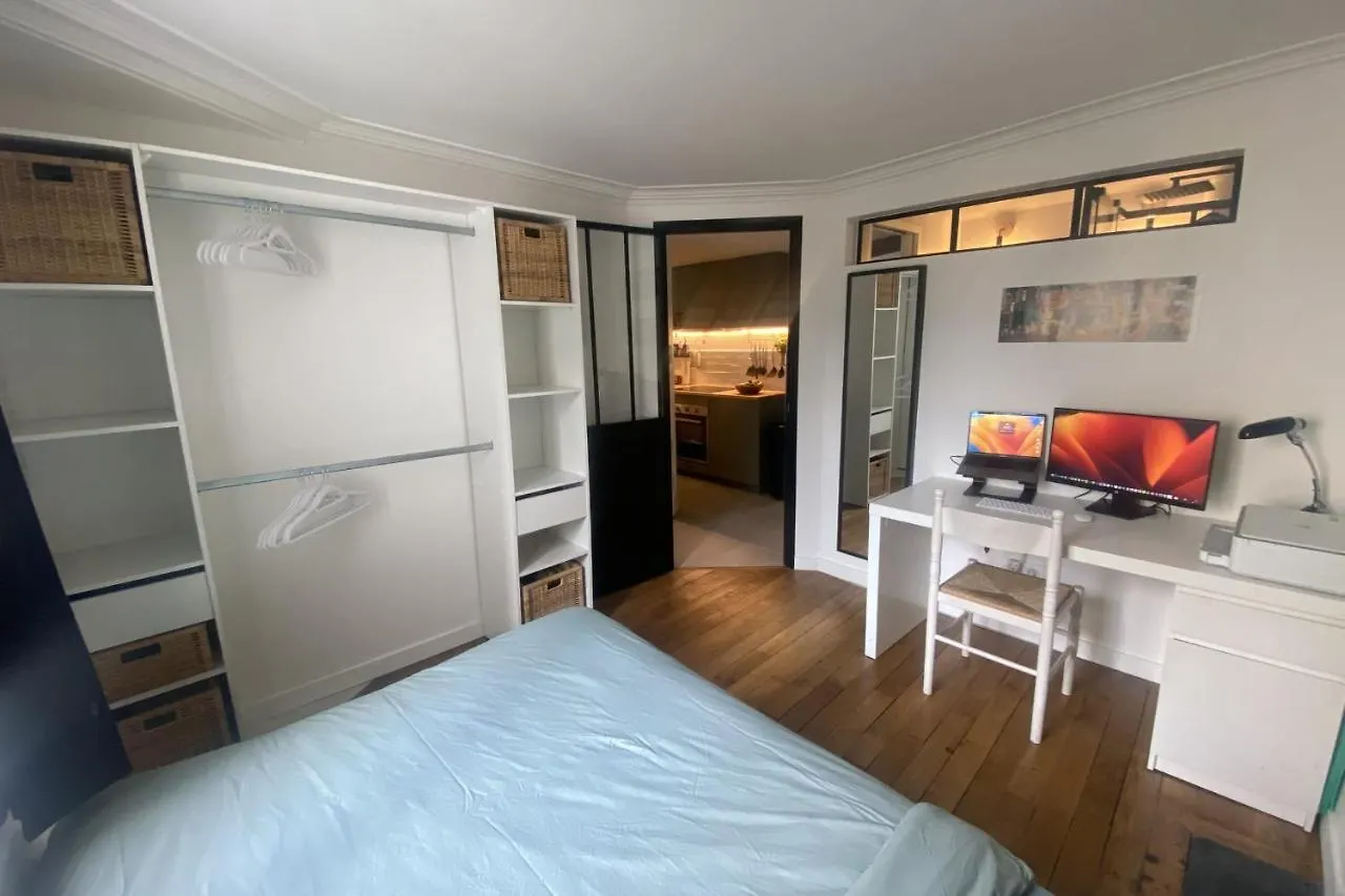 Charming And Elegant Apartment Oberkampf Paris